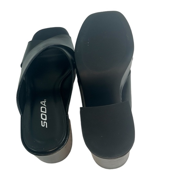 Soda Womens 7M Black Vegan Crisscross Chunky Platform Slip On Grunge Y2K Sandals - Picture 6 of 9